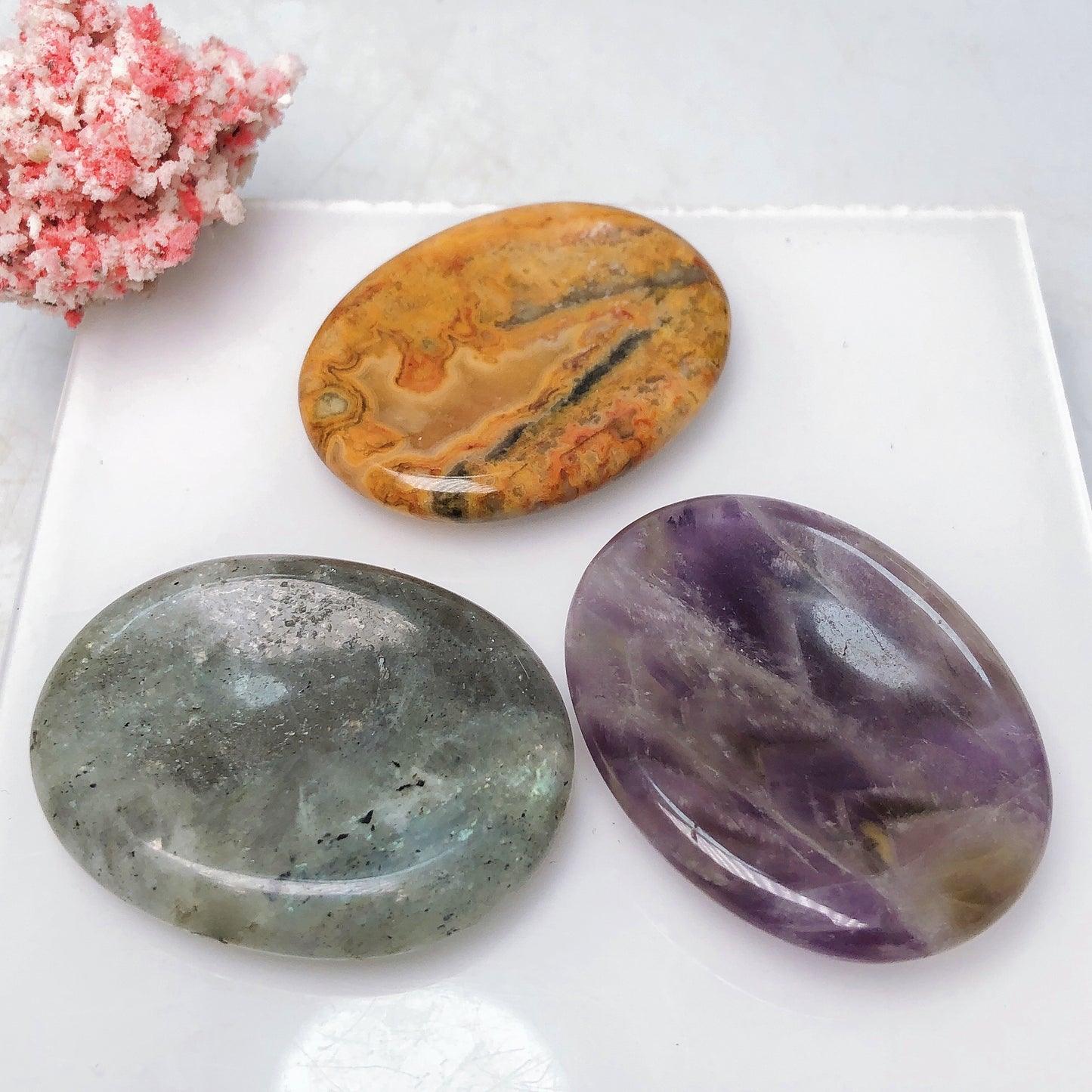 Worried stone/Crystal healing/Gemstone/Collection