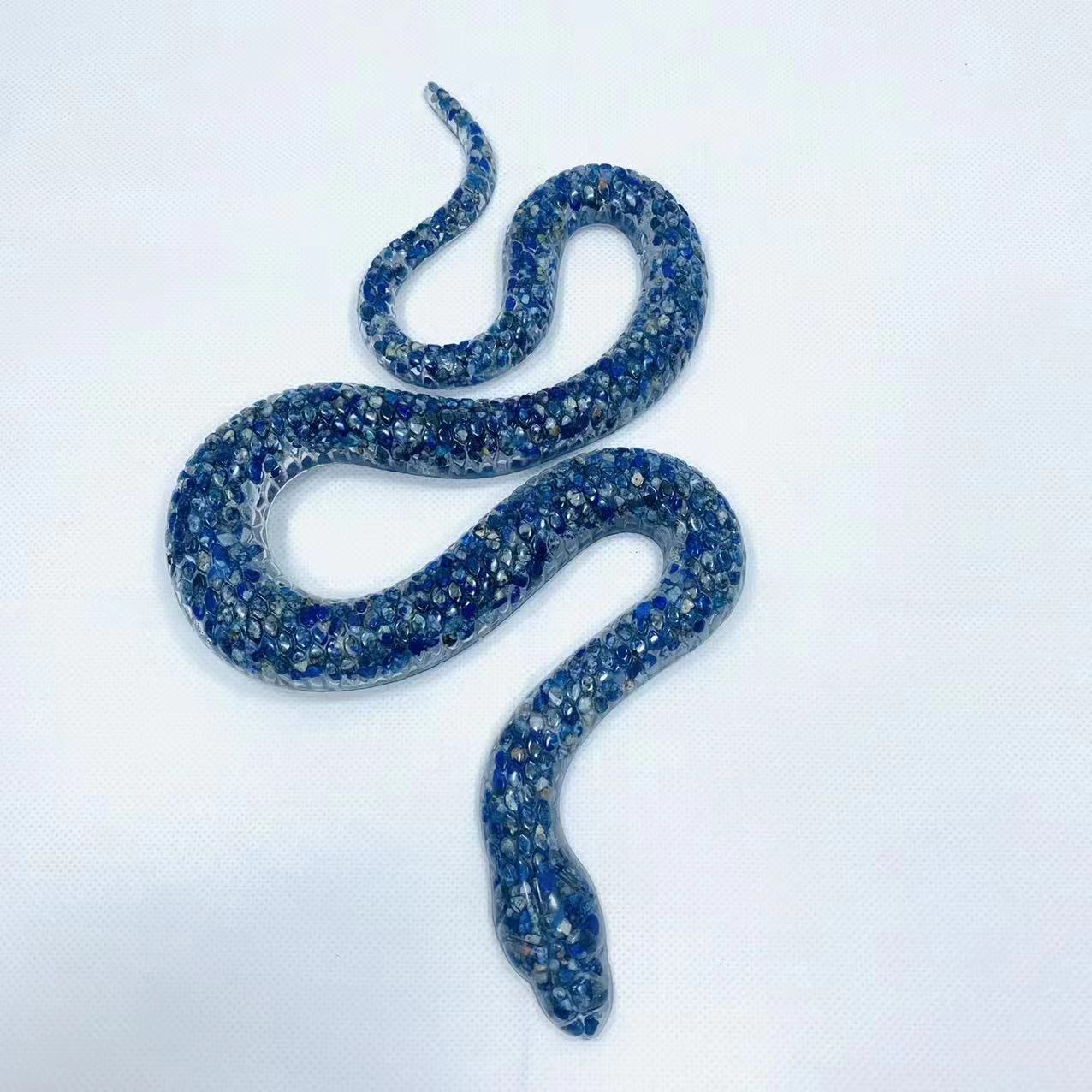 Resin/Snake resin