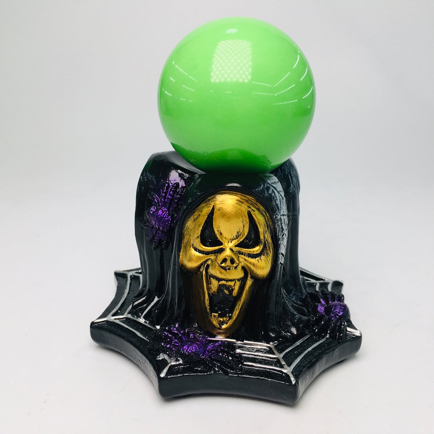 Resin Scream Ghost Sphere Stand