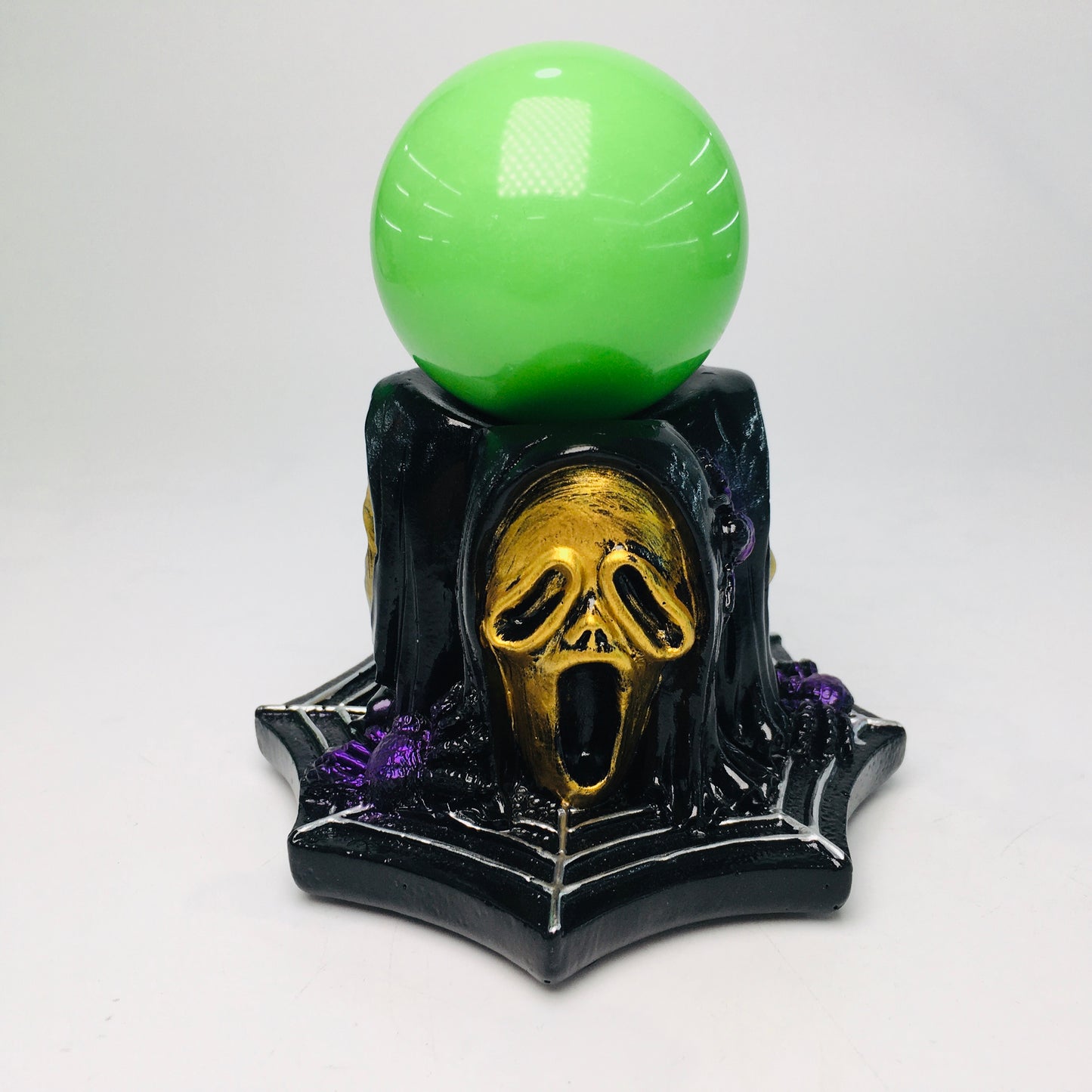 Resin Scream Ghost Sphere Stand