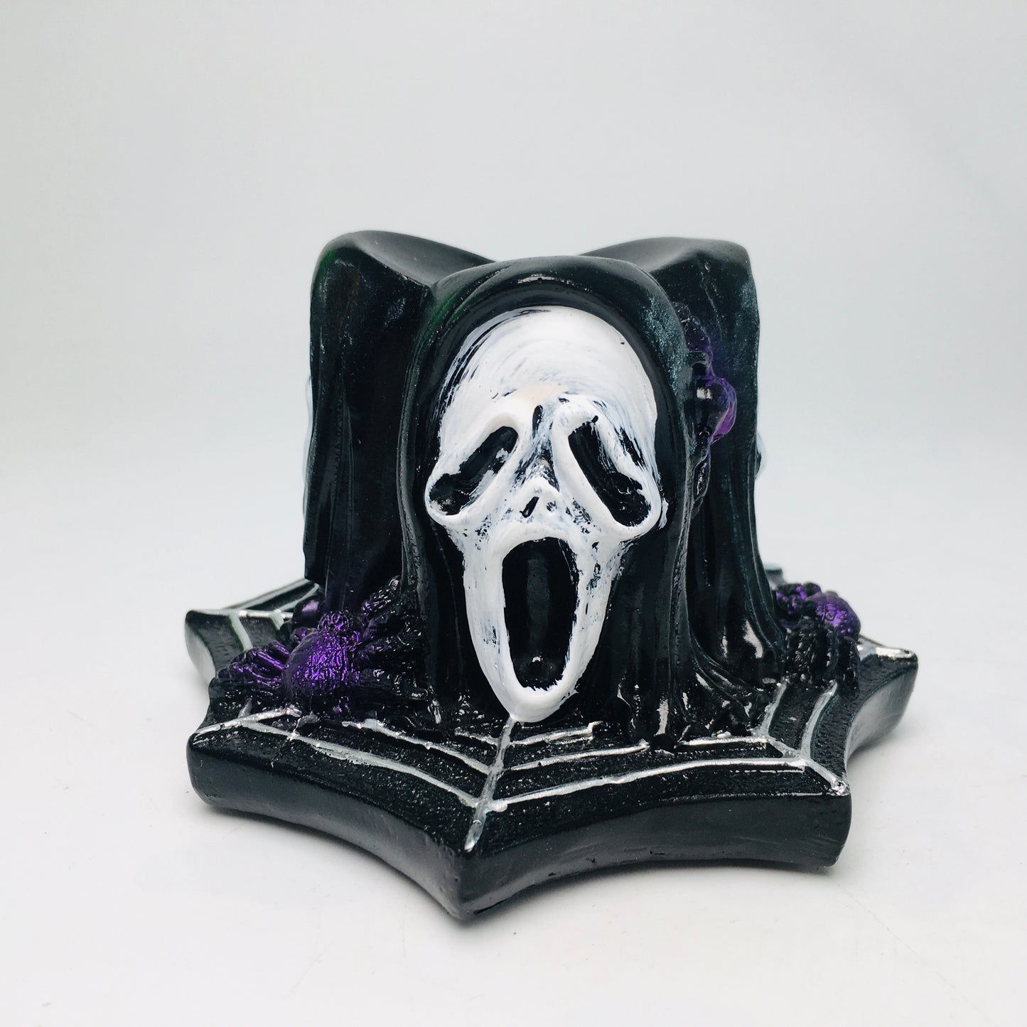 Resin Scream Ghost Sphere Stand