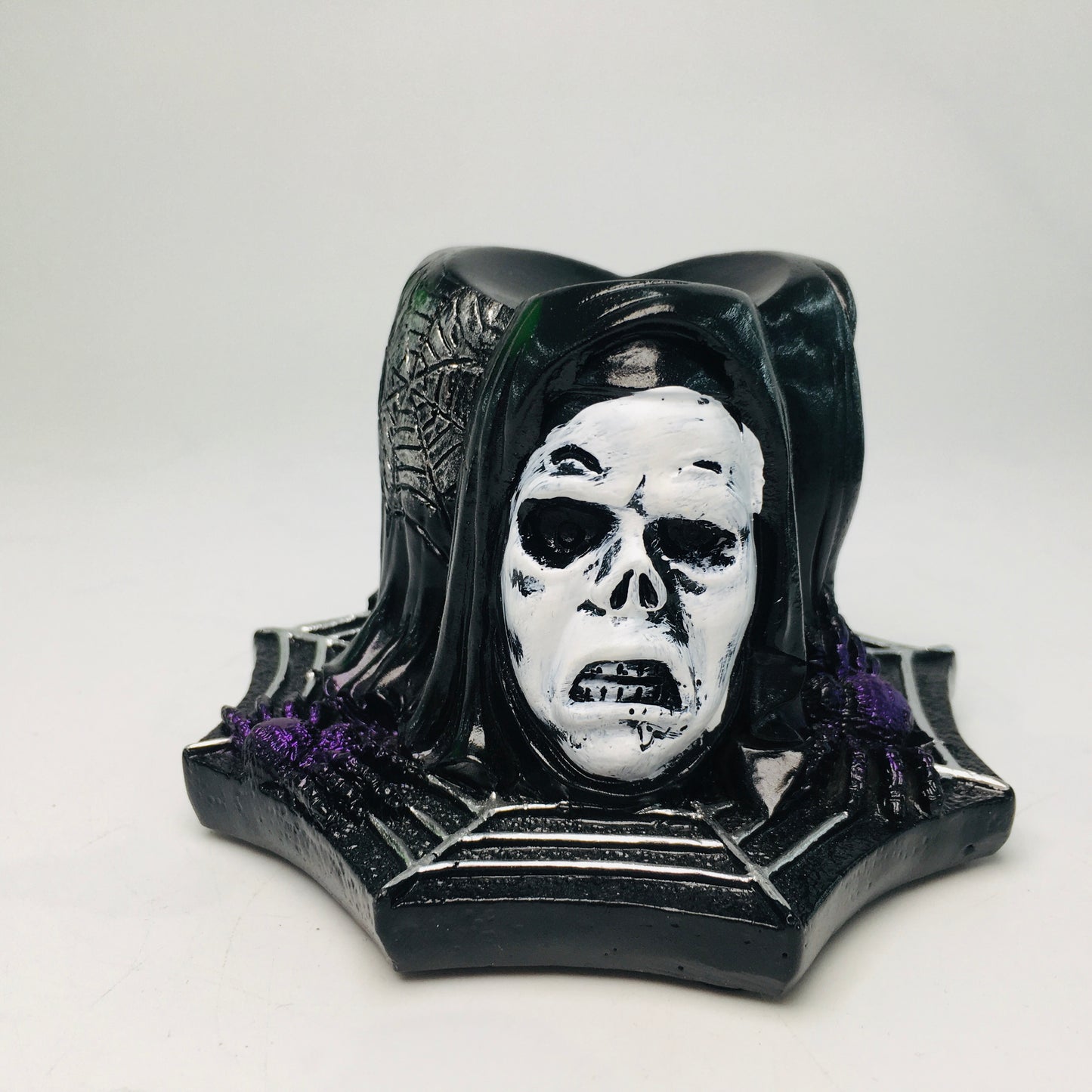 Resin Scream Ghost Sphere Stand