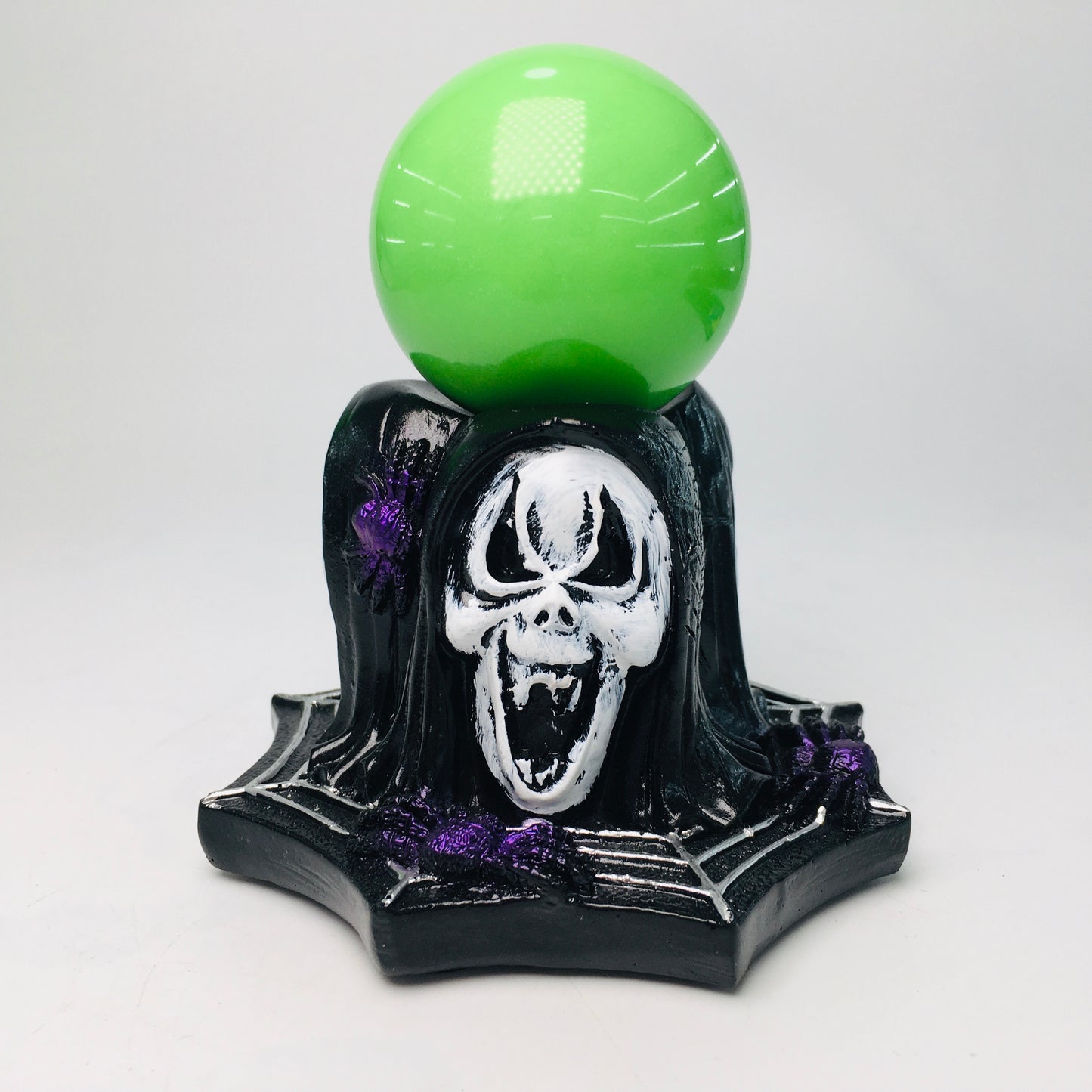 Resin Scream Ghost Sphere Stand