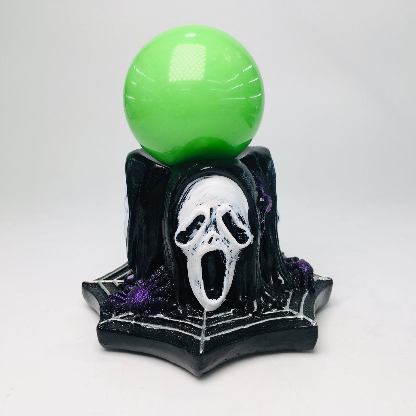 Resin Scream Ghost Sphere Stand